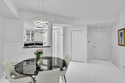 Condominio en venta en Aventura, Florida, 1 dormitorio, 74.32 m2 № 1865419 - foto 14