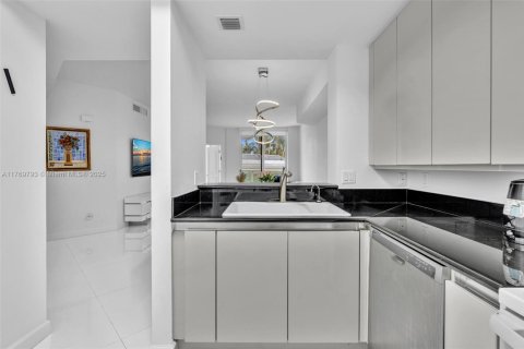 Condominio en venta en Aventura, Florida, 1 dormitorio, 74.32 m2 № 1865419 - foto 18