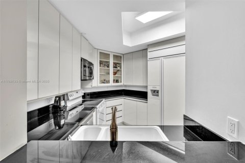 Condominio en venta en Aventura, Florida, 1 dormitorio, 74.32 m2 № 1865419 - foto 21