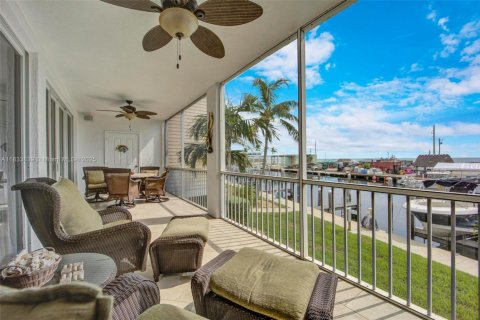 Condo in Islamorada, Village of Islands, Florida, 3 bedrooms  № 1814788 - photo 1