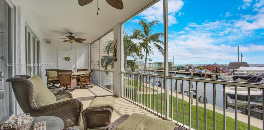 Condo in Islamorada, Village of Islands, Florida, 3 bedrooms  № 1814788