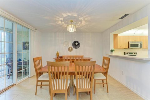 Condo in Bradenton, Florida, 2 bedrooms  № 1681730 - photo 10