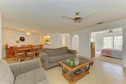 Condo in Bradenton, Florida, 2 bedrooms  № 1681730 - photo 8