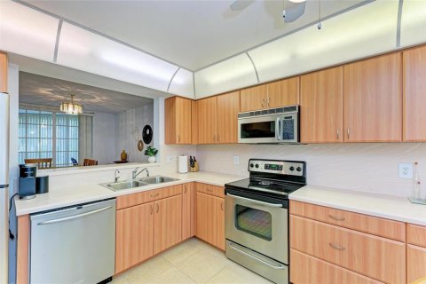 Condo in Bradenton, Florida, 2 bedrooms  № 1681730 - photo 12