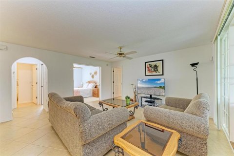 Condo in Bradenton, Florida, 2 bedrooms  № 1681730 - photo 6