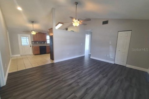 Casa en alquiler en New Port Richey, Florida, 3 dormitorios, 120.12 m2 № 1822805 - foto 4