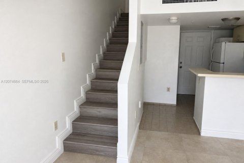 Condo in Miami, Florida, 1 bedroom № 2348778 - photo 11