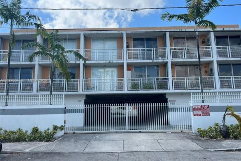 Condo in Miami, Florida, 1 bedroom № 2348778 - photo 15