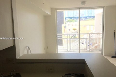 Condo in Miami, Florida, 1 bedroom № 2348778 - photo 3