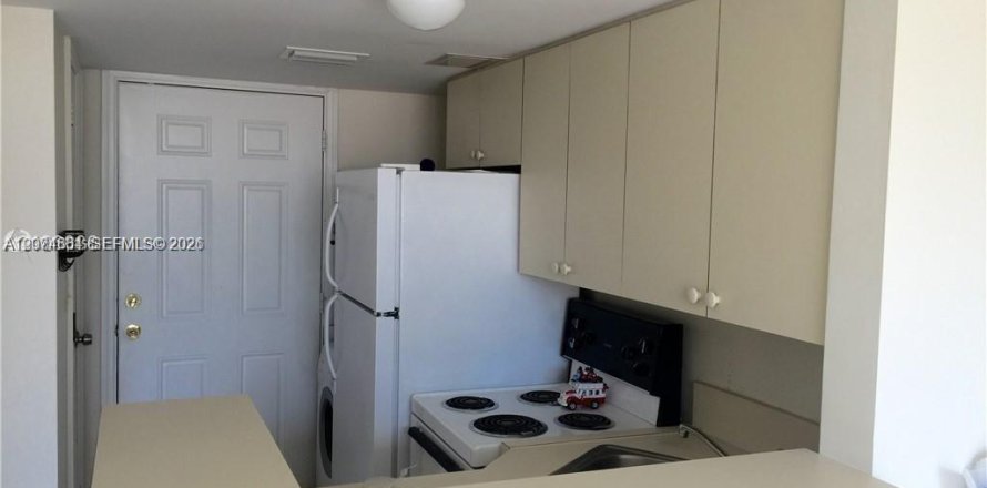 Condo in Miami, Florida, 1 bedroom № 2348778