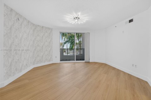 Condo in Fort Lauderdale, Florida, 2 bedrooms  № 2069606 - photo 10