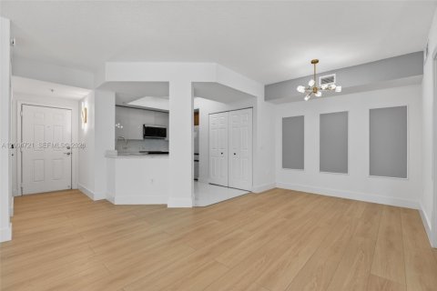 Condo in Fort Lauderdale, Florida, 2 bedrooms  № 2069606 - photo 14