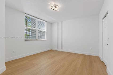 Condo in Fort Lauderdale, Florida, 2 bedrooms  № 2069606 - photo 26