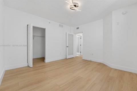 Condo in Fort Lauderdale, Florida, 2 bedrooms  № 2069606 - photo 28