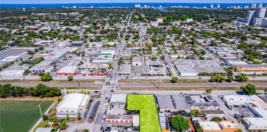 Propiedad comercial en Hollywood, Florida № 1172466