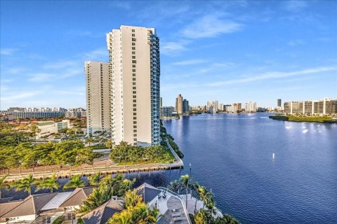 Condo in Aventura, Florida, 3 bedrooms  № 1865333 - photo 13