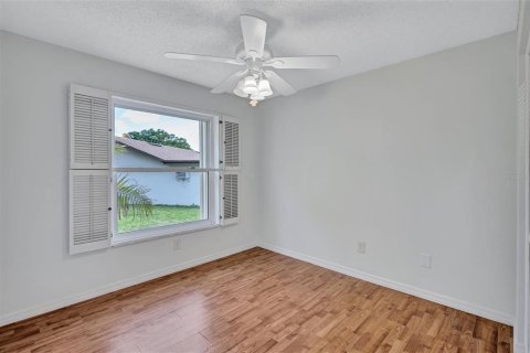 House in Palm Harbor, Florida 3 bedrooms, 144.56 sq.m. № 2149309 - photo 23