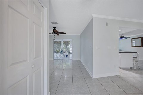 House in Palm Harbor, Florida 3 bedrooms, 144.56 sq.m. № 2149309 - photo 12
