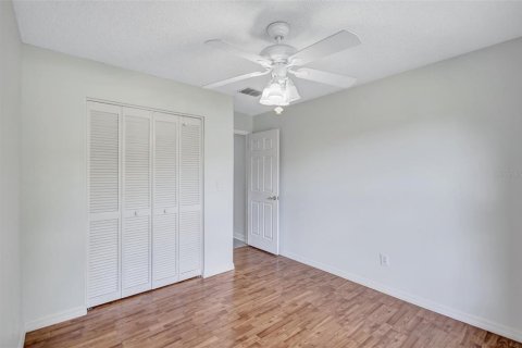 House in Palm Harbor, Florida 3 bedrooms, 144.56 sq.m. № 2149309 - photo 24
