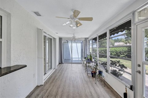 House in Palm Harbor, Florida 3 bedrooms, 144.56 sq.m. № 2149309 - photo 25