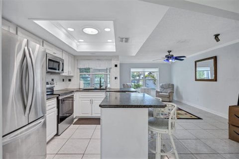 House in Palm Harbor, Florida 3 bedrooms, 144.56 sq.m. № 2149309 - photo 5