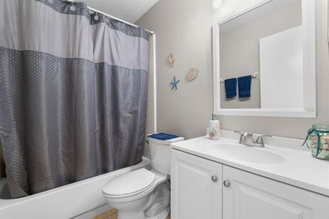 Condo in Sun City Center, Florida, 2 bedrooms № 2226900 - photo 15