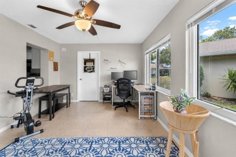 Condo in Sun City Center, Florida, 2 bedrooms № 2226900 - photo 11