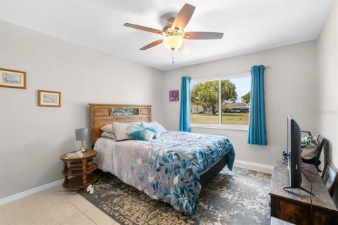 Condo in Sun City Center, Florida, 2 bedrooms № 2226900 - photo 12