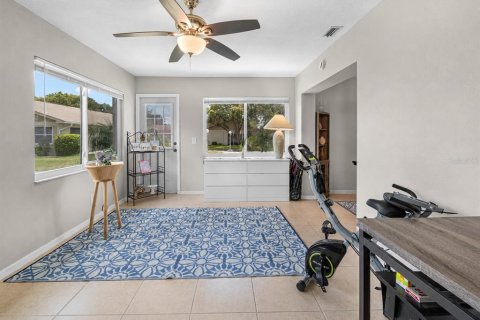 Condo in Sun City Center, Florida, 2 bedrooms № 2226900 - photo 10