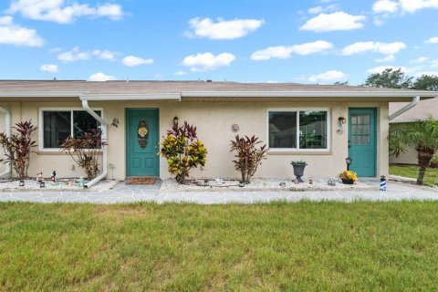 Condo in Sun City Center, Florida, 2 bedrooms № 2226900 - photo 19