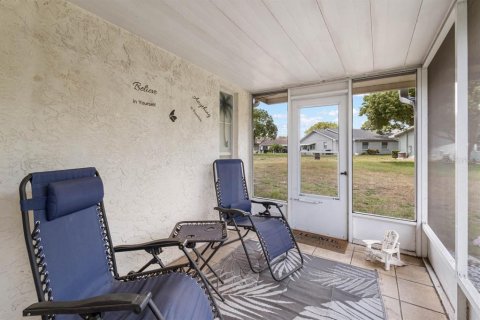 Condo in Sun City Center, Florida, 2 bedrooms № 2226900 - photo 17
