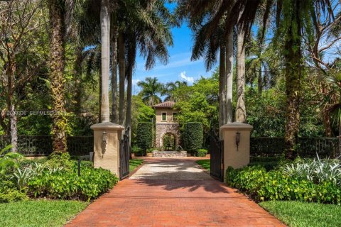 Casa en Pinecrest, Florida 6 dormitorios, 615.38 m2 № 2078122