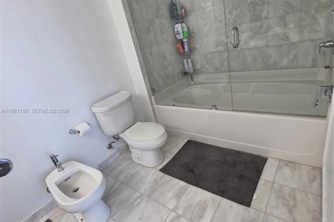 Copropriété à louer à Miami, Floride: 2 chambres, 107.58 m2 № 2024771 - photo 21