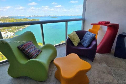 Copropriété à louer à Miami, Floride: 2 chambres, 107.58 m2 № 2024771 - photo 2