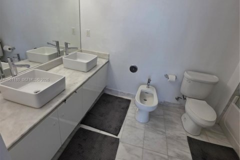 Copropriété à louer à Miami, Floride: 2 chambres, 107.58 m2 № 2024771 - photo 22