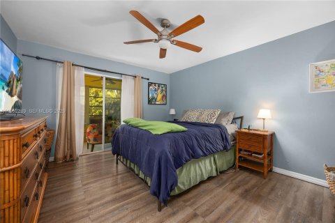 Condo in Naples, Florida, 1 bedroom  № 2010368 - photo 11