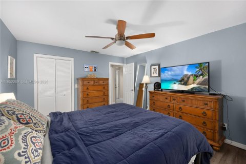 Condo in Naples, Florida, 1 bedroom  № 2010368 - photo 12