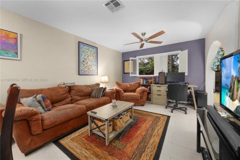 Condo in Naples, Florida, 1 bedroom  № 2010368 - photo 3