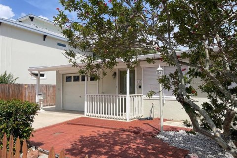 Villa ou maison à vendre à Punta Gorda, Floride: 2 chambres, 112.6 m2 № 1796832 - photo 1