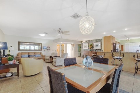House in Osprey, Florida 2 bedrooms, 130.43 sq.m. № 1636784 - photo 13