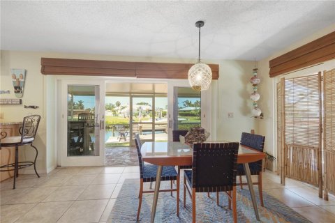 House in Osprey, Florida 2 bedrooms, 130.43 sq.m. № 1636784 - photo 18