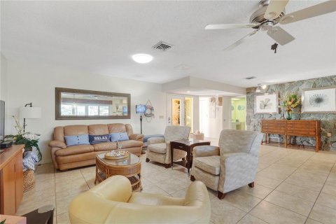 House in Osprey, Florida 2 bedrooms, 130.43 sq.m. № 1636784 - photo 24