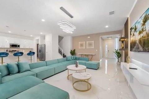 House in Kissimmee, Florida 15 bedrooms, 580.55 sq.m. № 2103003 - photo 12