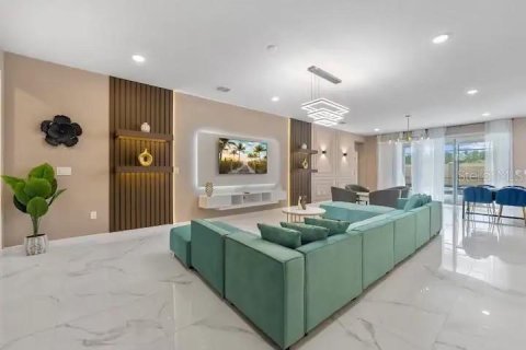 House in Kissimmee, Florida 15 bedrooms, 580.55 sq.m. № 2103003 - photo 13