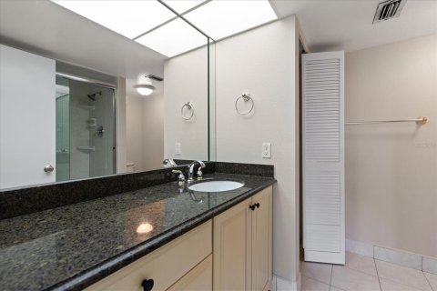 Condominio en venta en Belleair, Florida, 3 dormitorios, 165.37 m2 № 1870132 - foto 30