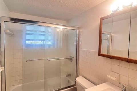 Villa ou maison à louer à Port Richey, Floride: 3 chambres, 84.73 m2 № 2150597 - photo 4