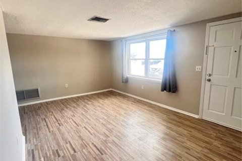 Villa ou maison à louer à Port Richey, Floride: 3 chambres, 84.73 m2 № 2150597 - photo 6
