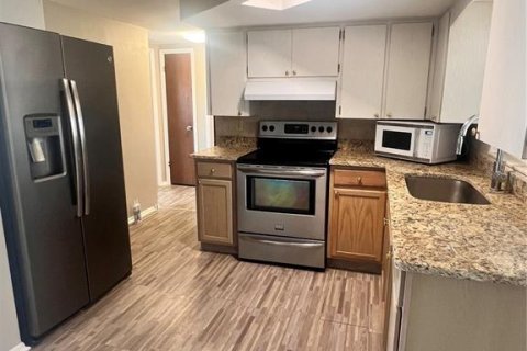 Villa ou maison à louer à Port Richey, Floride: 3 chambres, 84.73 m2 № 2150597 - photo 3