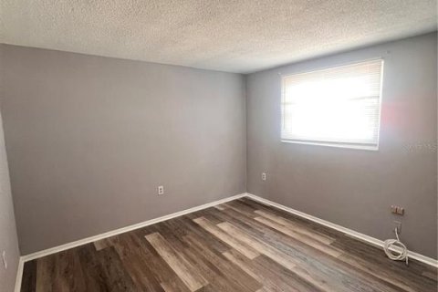 Villa ou maison à louer à Port Richey, Floride: 3 chambres, 84.73 m2 № 2150597 - photo 5