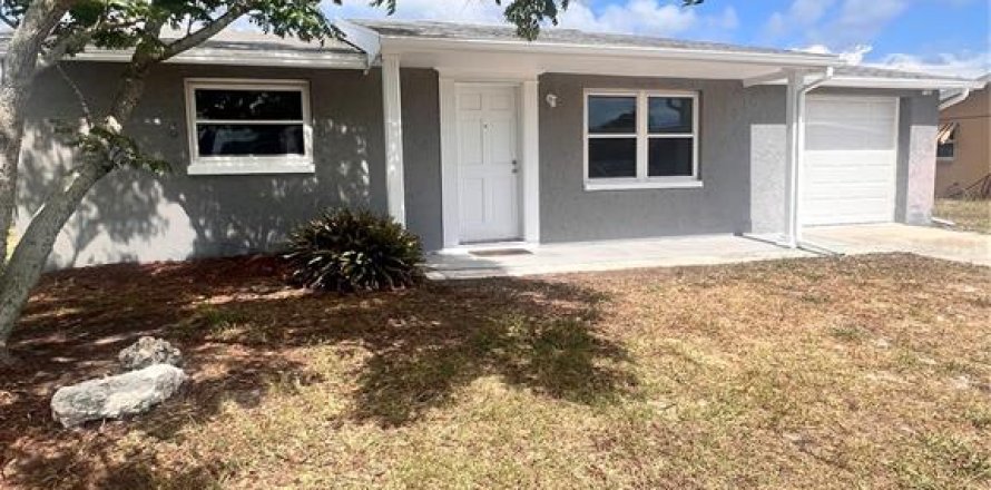Villa ou maison à Port Richey, Floride 3 chambres, 84.73 m2 № 2150597